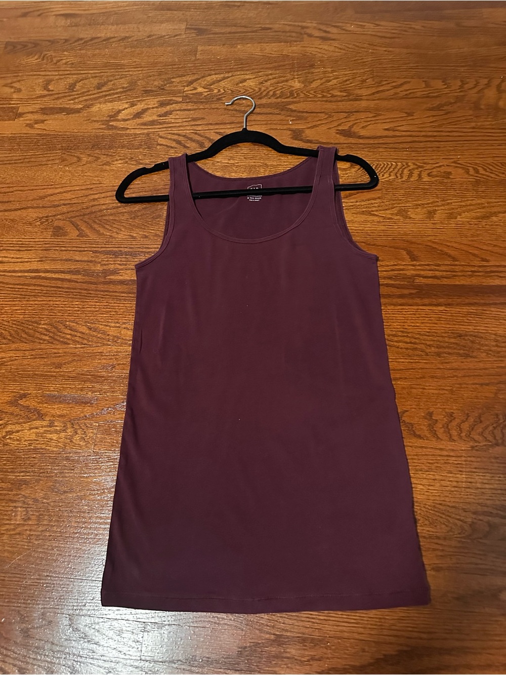 GAP tank top. Size Medium Tall. Bra-Friendly!
